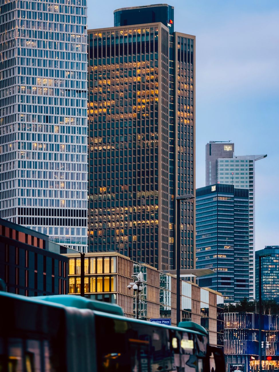 Finanzmarktanalysen und AI Compliance in Frankfurt
